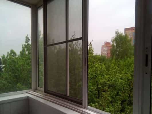 Раздвижная москитная сетка на балкон